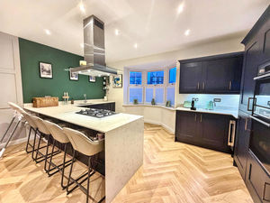 Photo 16- click for photo gallery